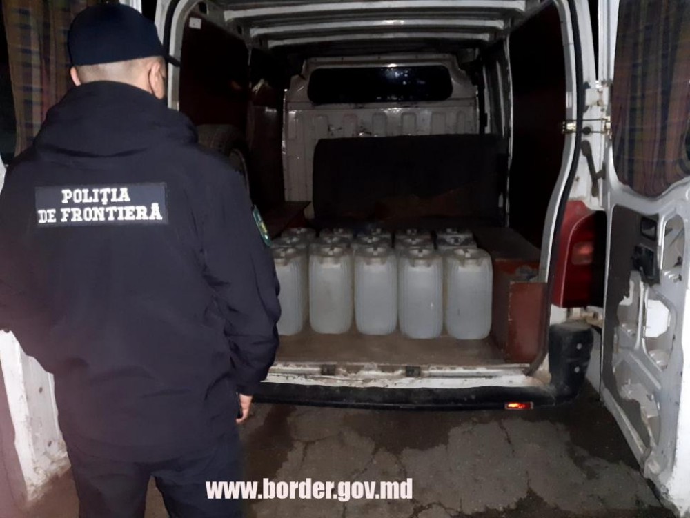 Guvernele se schimbă, schemele rămân. Sute de litri de alcool transportat ilegal în proximitatea frontierei de nord